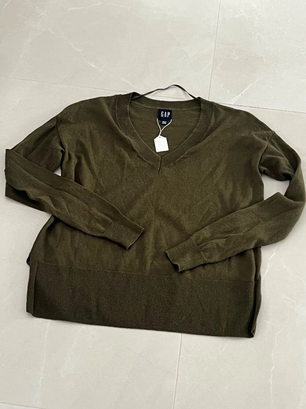 Gap Olive Green V-Neck Long Sleeve Lightweight Knit Sweater (Size XXS)